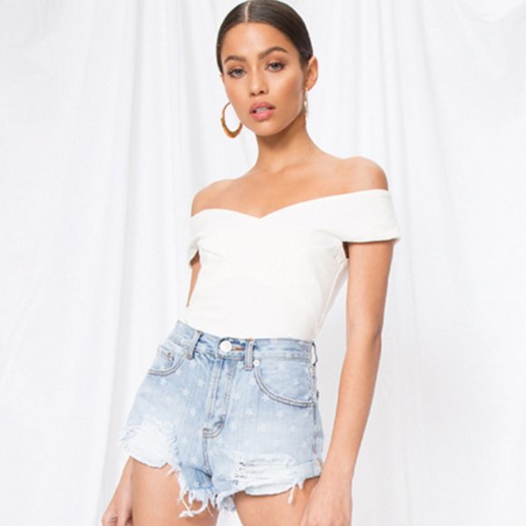 🤍Superdown Liana Cross Front Top - Picture 2 of 6